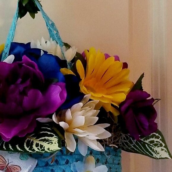 Spring Summer Faux Floral Door Wall Decor🦋 - Picture 4 of 8